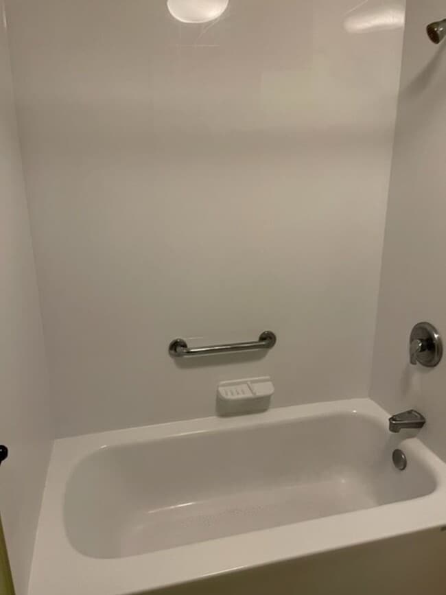 Building Photo - Beautiful Two Bedroom Condo