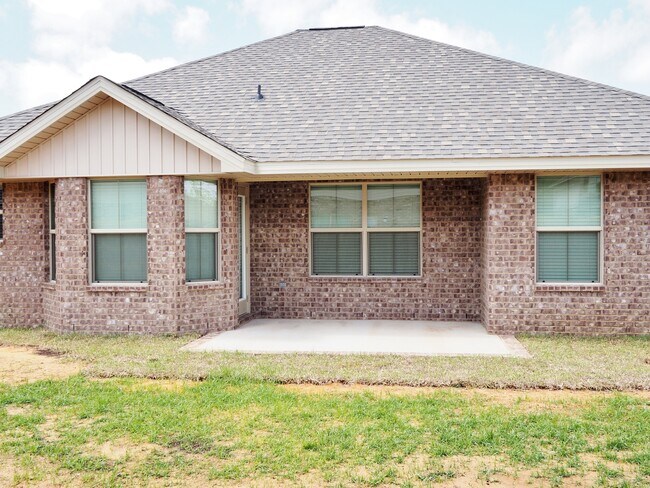 Building Photo - Cozy home in Copperwood Subdivision!