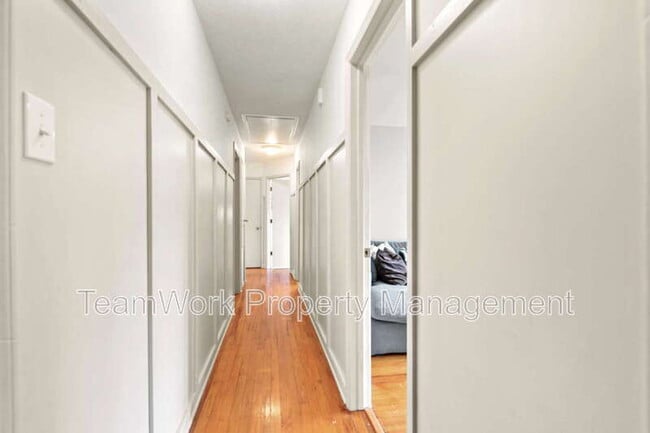 Building Photo - 137 Ravenell St