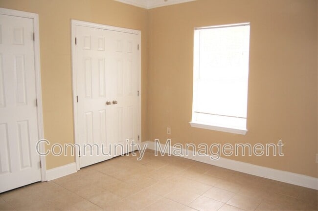 Building Photo - 2639 Nannette Dr