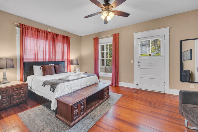 Building Photo - 118 Cottage Ave