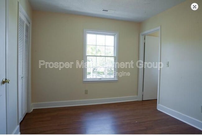 Building Photo - 64.5 Columbus St