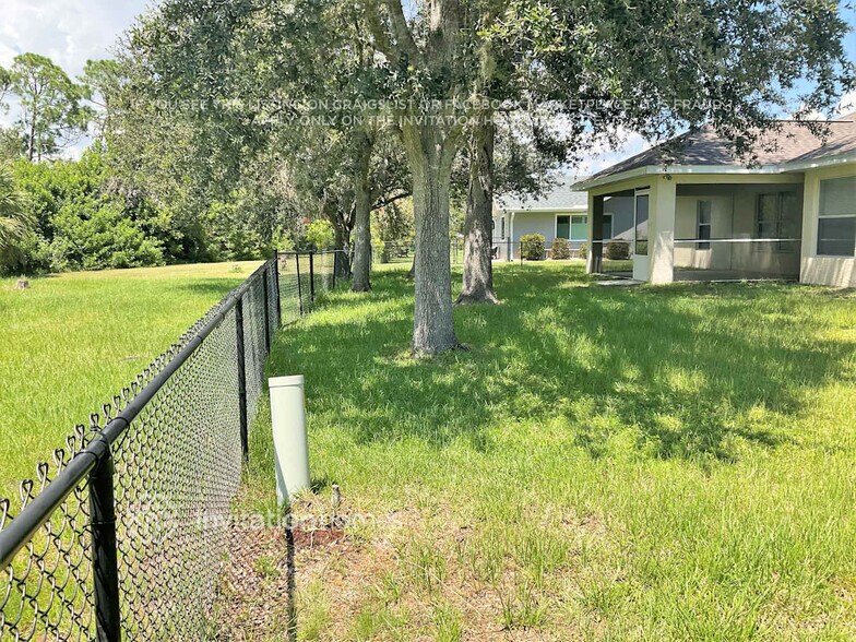 Building Photo - 25940 Aysen Dr