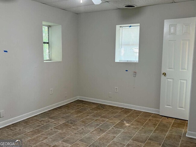 Building Photo - 8439 Lake Dr