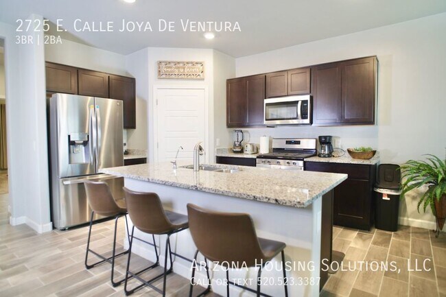 Building Photo - 2725 East Calle Joya de Ventura