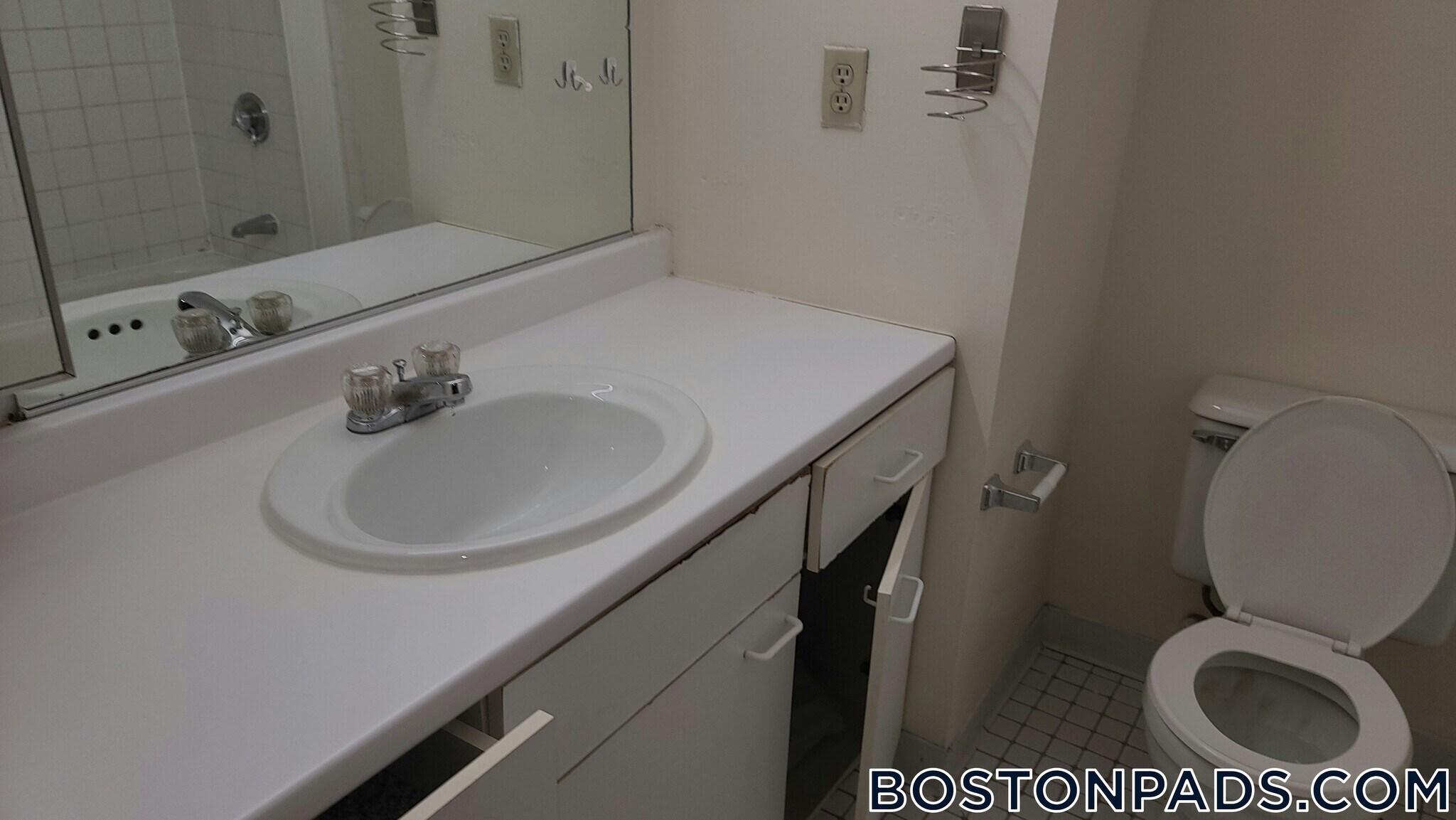 Building Photo - 148 N Beacon St
