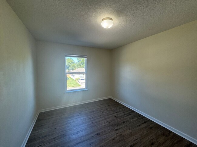 Building Photo - Pensacola Beautiful