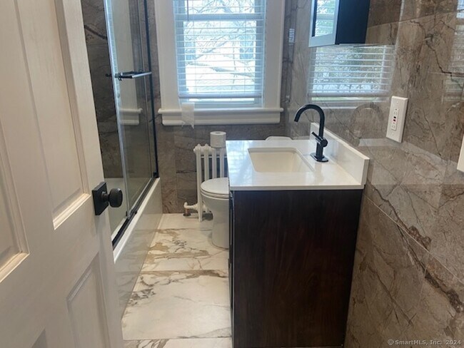 Building Photo - 279 Wakelee Ave