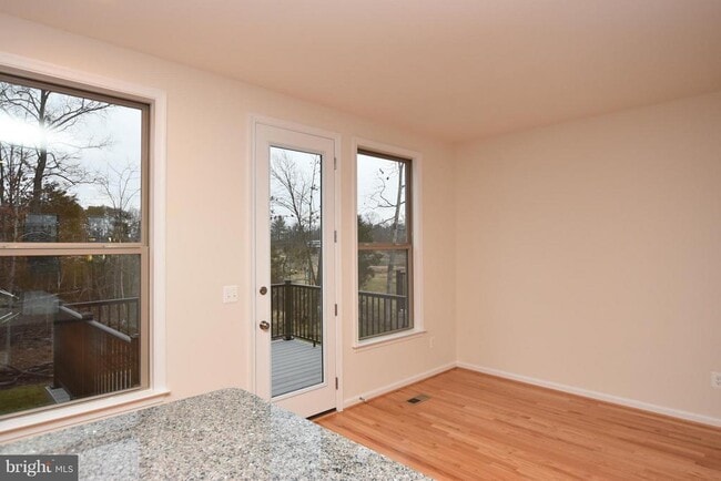 Building Photo - 42452 Dogwood Glen Square