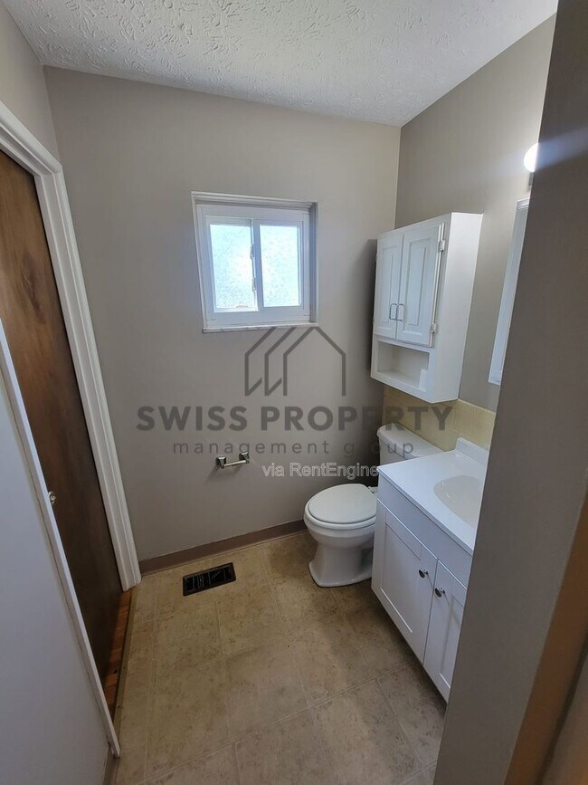 Building Photo - 2928 Landon Dr