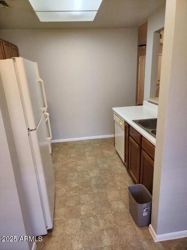Building Photo - 930 N Mesa Dr