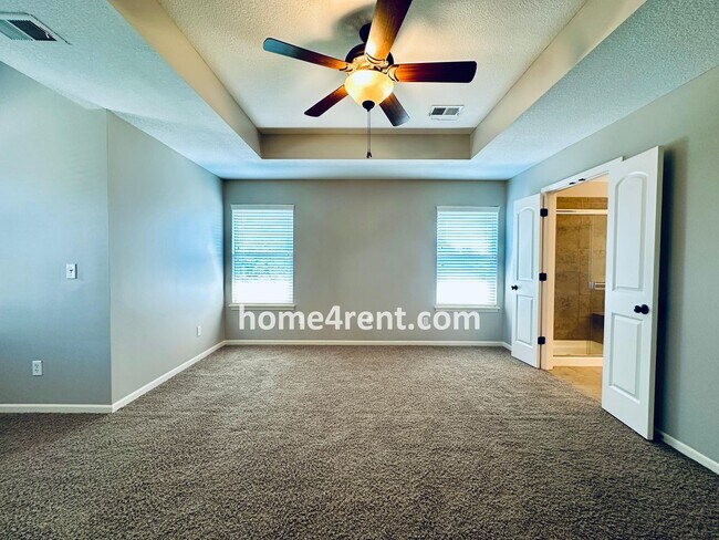Building Photo - Gorgeous Olathe, 5 BR Home w/ Wood floors,...