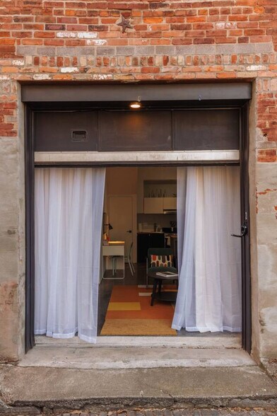 Building Photo - 1429 Elm St