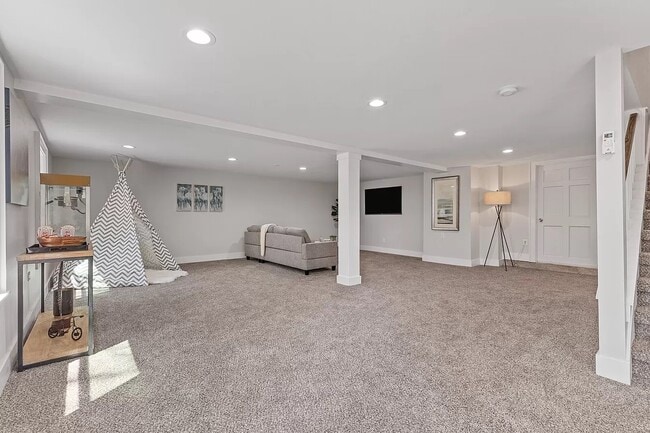 Building Photo - 5512 Vaught Dr