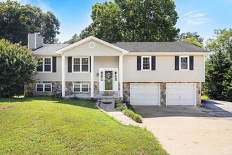 Building Photo - 8410 Smoketree Cir