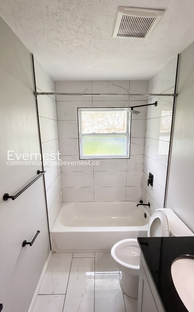 Building Photo - 3-Bed/2-Bath/Pet Friendly/Available Soon!