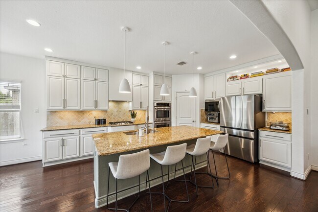 Building Photo - 3323 Emerald Valley Dr