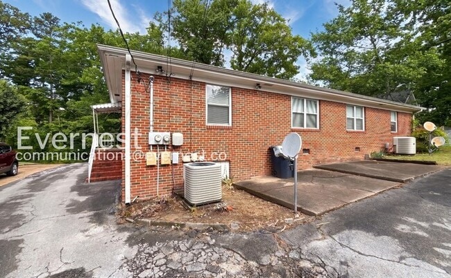 Building Photo - 1020 Wynnwood Rd
