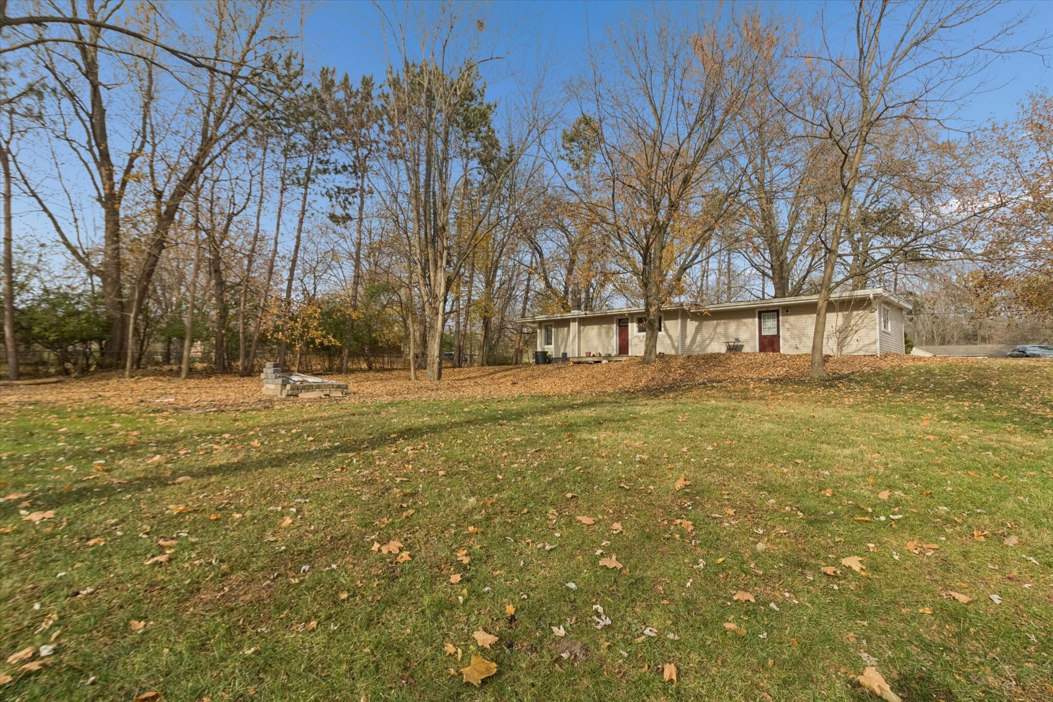 Building Photo - 671 W Clark Rd