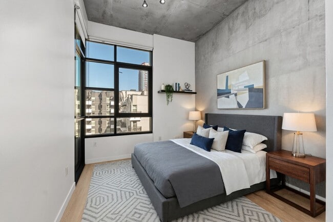 Building Photo - BRAND NEW FLOORS! Spacious 2 Bedroom 2 Bathroom at M2i in Downtown San Diego