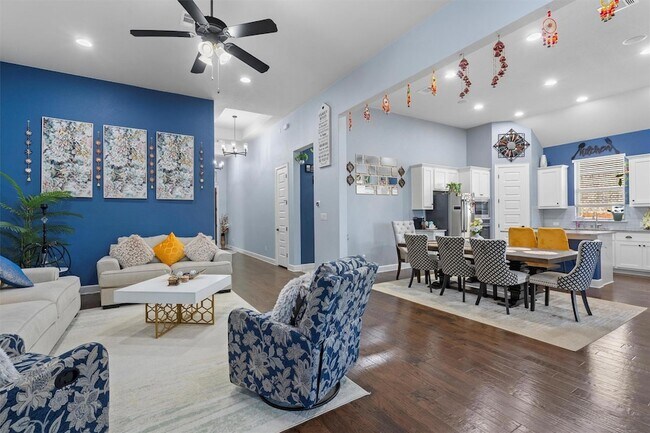 Building Photo - 3367 Vasquez Pl