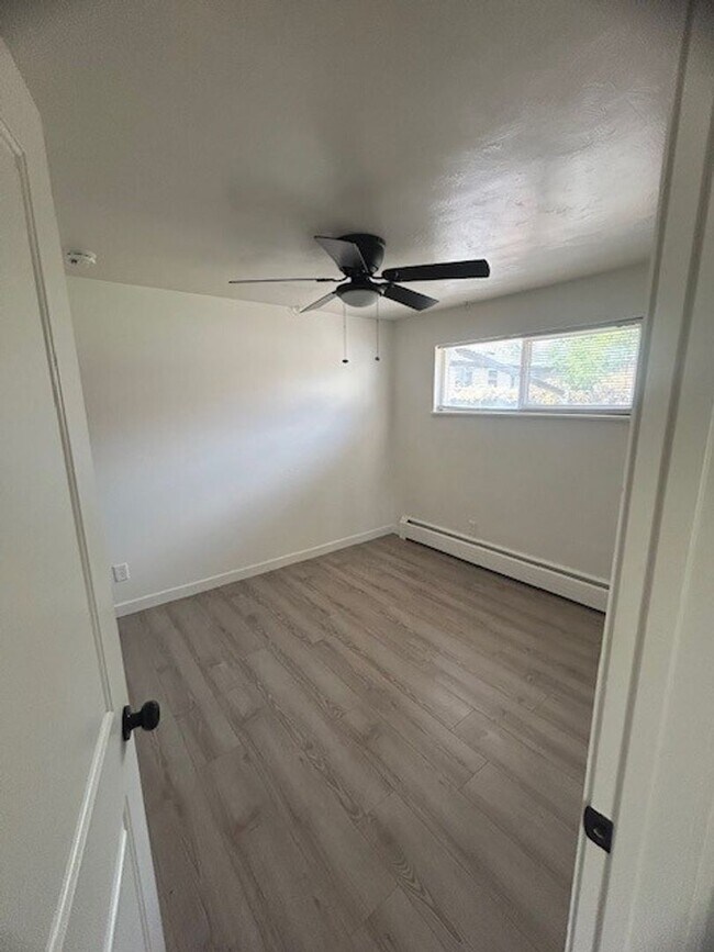 Building Photo - Beautiful 2 Bed 1 Bath in Wheat Ridge CO