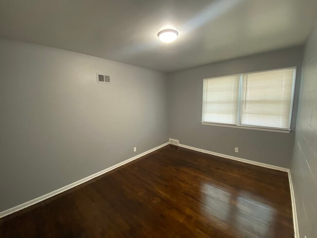 Building Photo - 3025 Vane St