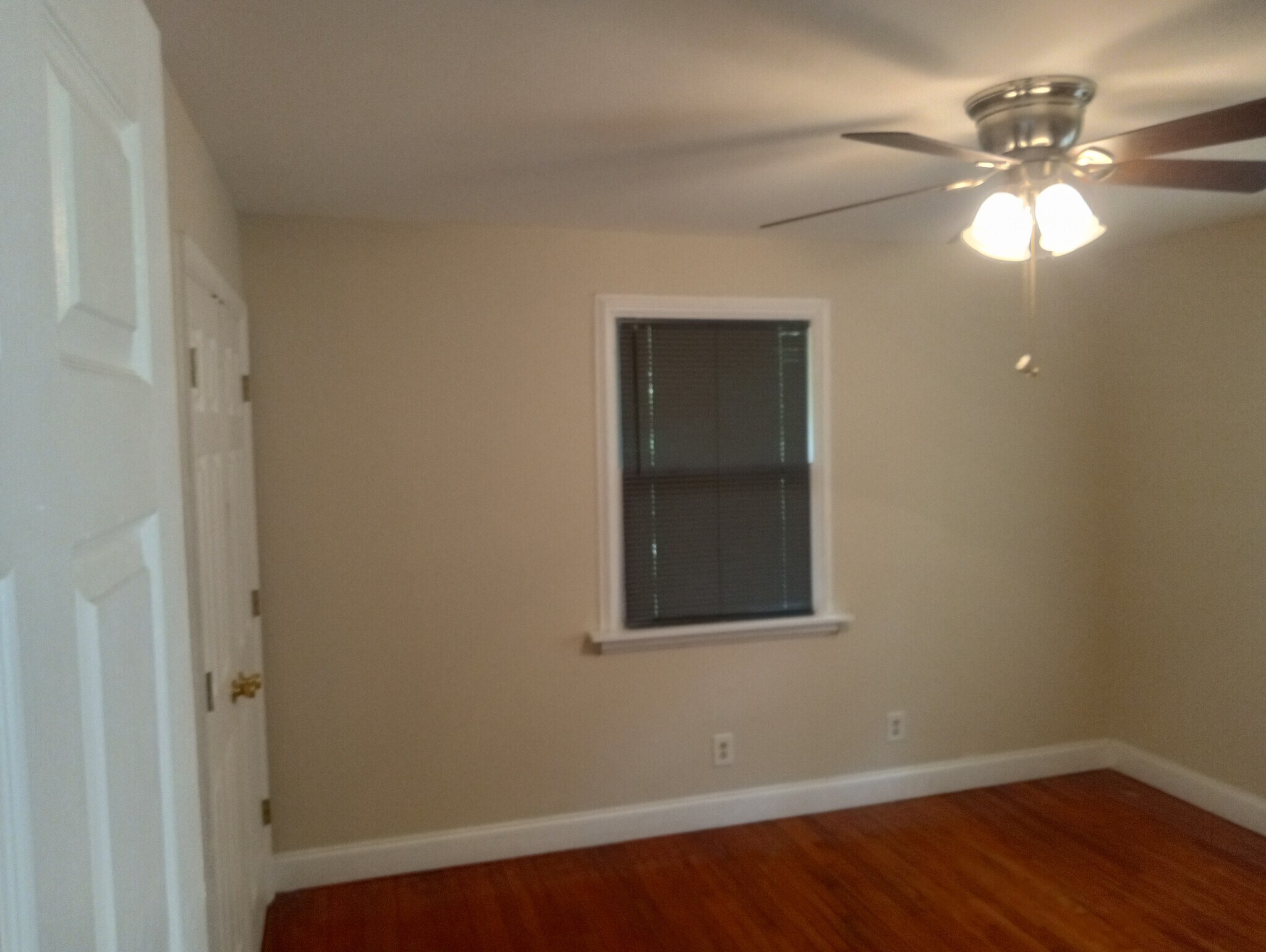 Building Photo - 244 Parker Dr