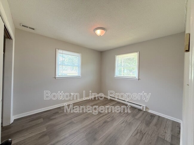Building Photo - 2132 Brookneal Dr