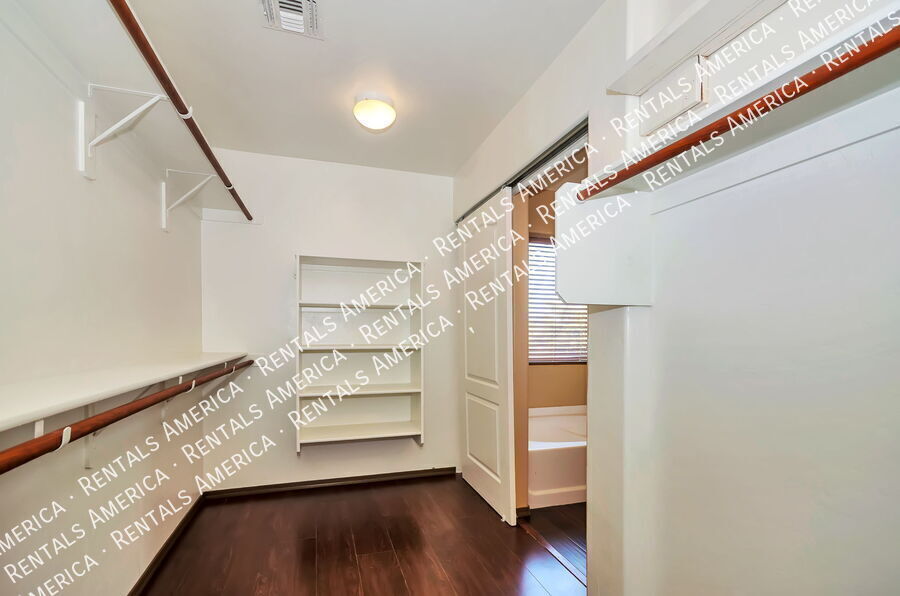 Building Photo - 60903 Silky Mane Dr