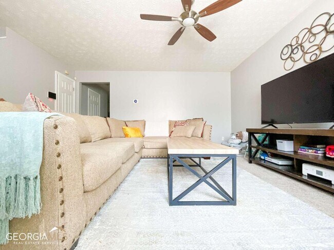Building Photo - 5553 Strathmoor Manor Cir