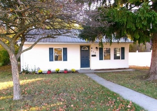 Building Photo - 809 Mercer Ave