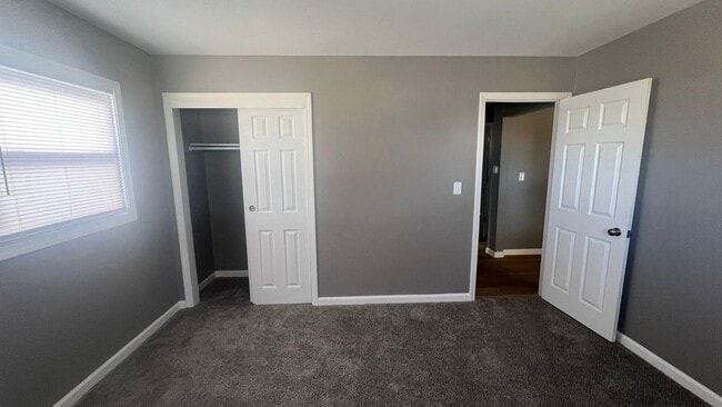 Building Photo - 5922 N 84th St