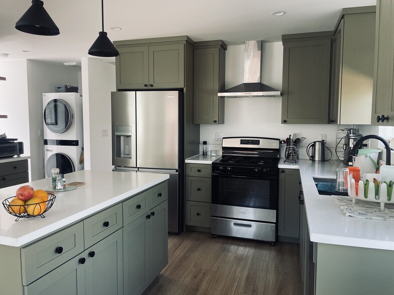 Building Photo - 5323 Templeton St