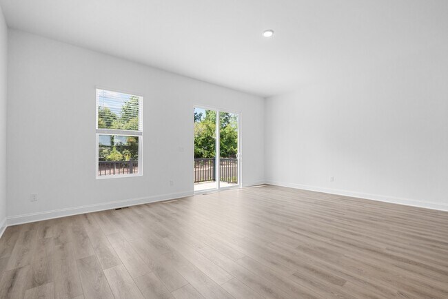Building Photo - 2910 Kempthorne Rd