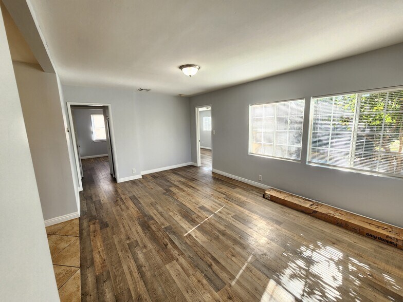 Building Photo - 7910 Nagle Ave