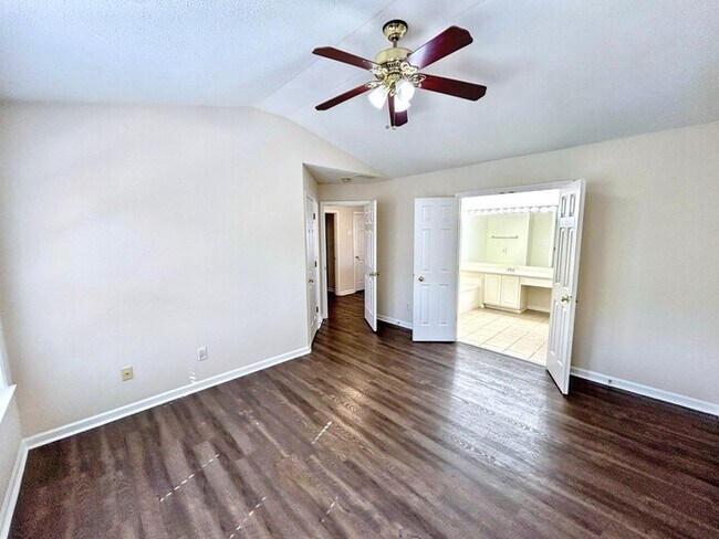 Building Photo - 13300 Morris Rd