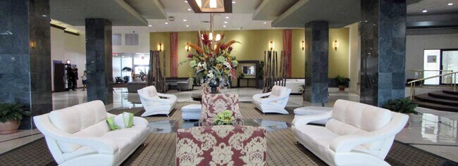 Building Photo - 6345 Collins Ave