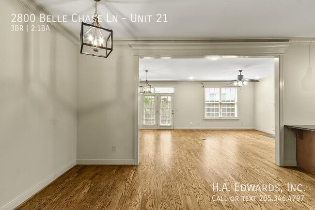 Building Photo - 2800 Belle Chase Ln