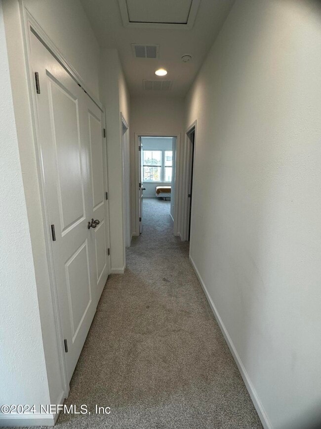 Building Photo - 411 Brandon Lks Dr