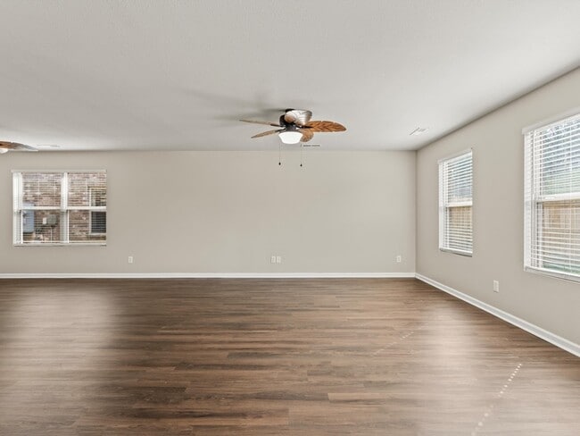 Building Photo - 208 Sedgewick Dr