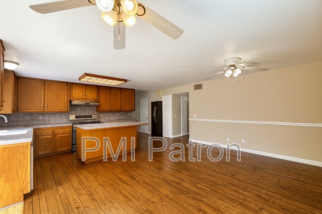 Building Photo - 11500 Cozumel St