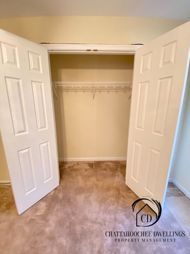 Building Photo - 322 Wright Oaks Ct