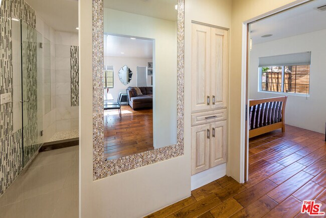 Building Photo - 7462 Waring Ave