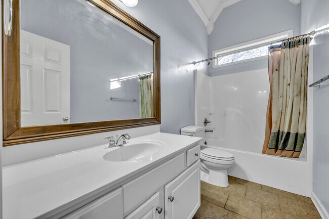 Building Photo - 3105 Vintage Way