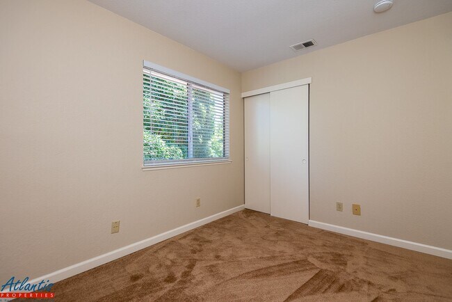 Building Photo - 1541 Shumaker Way