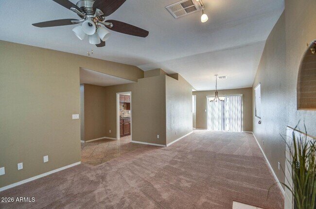 Building Photo - 3022 N 34th Pl