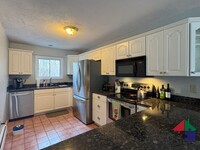 Building Photo - Lovely Two Bedroom in Shelburne - Pet Frie...