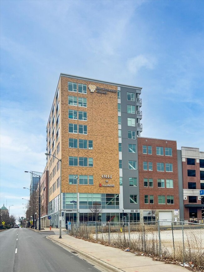 Building Photo - 3,400 SQFT CONDO IN DOWNTOWN CHAMPAIGN W/ ...