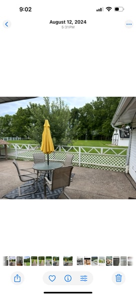 Fenced in area - 10635 Loop Rd